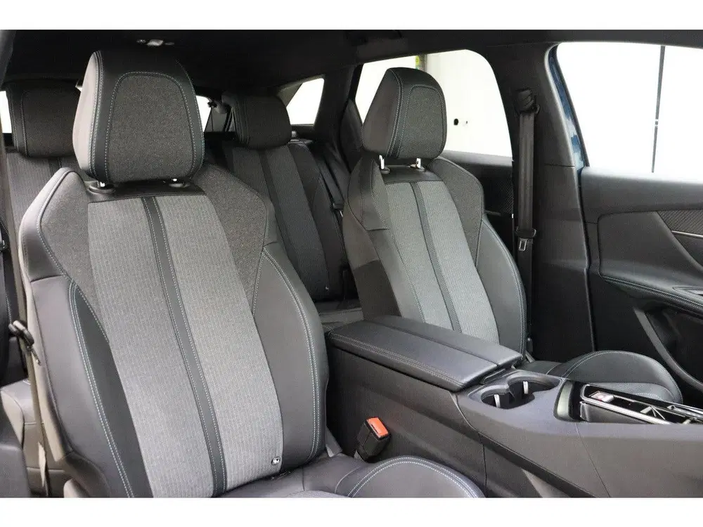 Peugeot 3008 1.6 HYbrid 225 Allure Pack Business uit 2024, foto 10