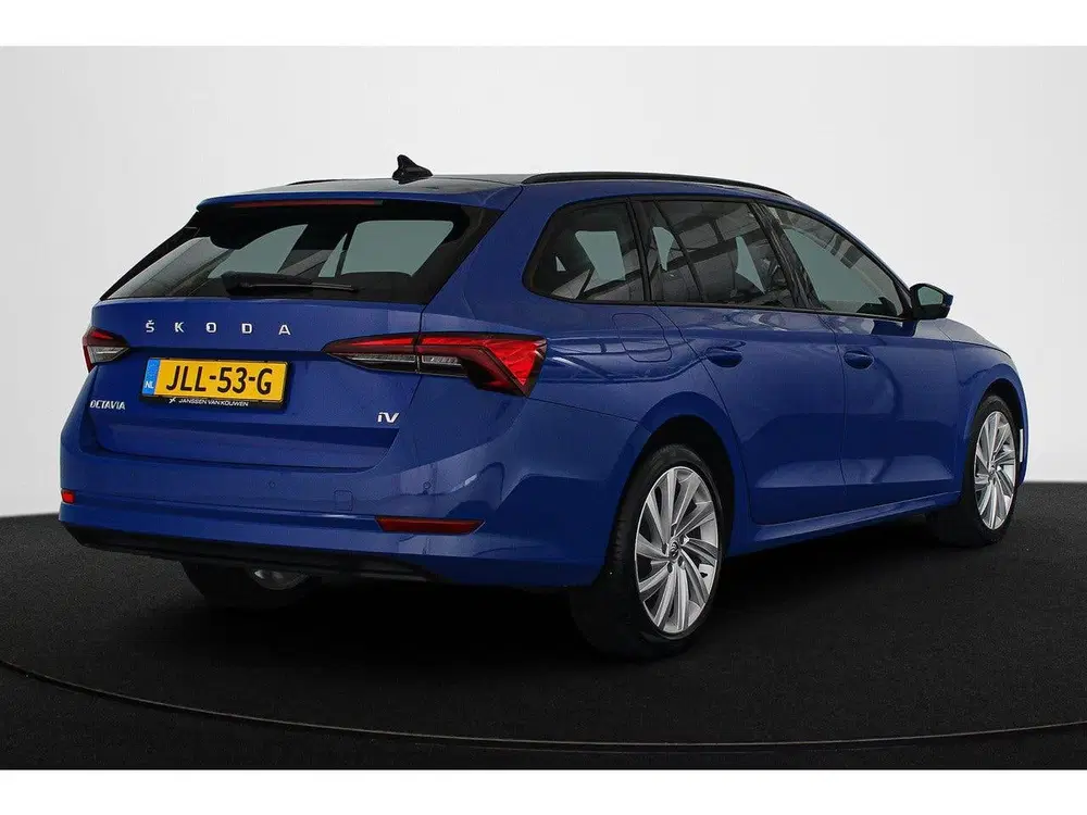 Skoda Octavia Combi 1.4 TSI iV PHEV Business Edition SOH uit 2022, foto 3