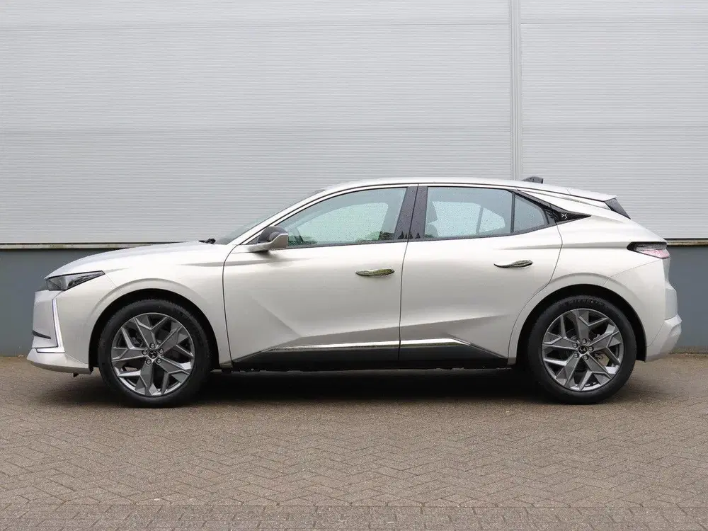 DS Automobiles DS 4 DS DS 4 1.2 145pk Hybrid Pallas uit 2025, foto 2