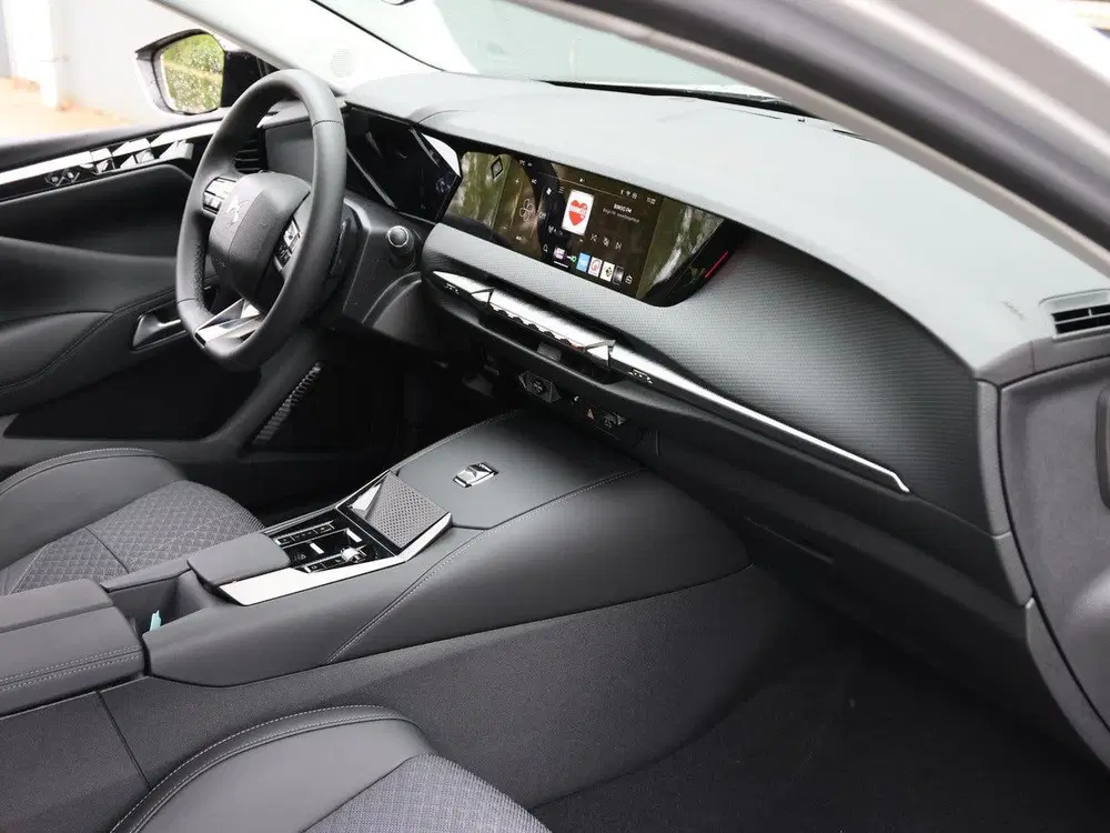 DS Automobiles DS 4 DS DS 4 1.2 145pk Hybrid Pallas uit 2025, foto 9