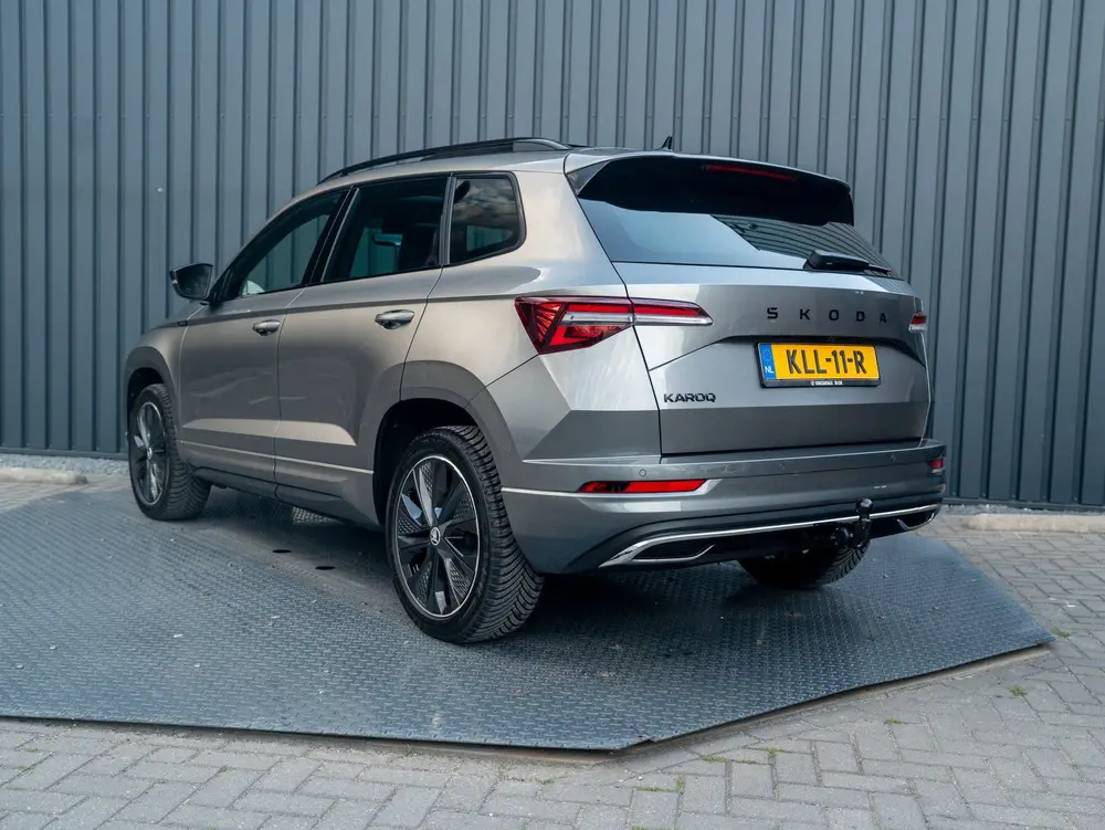 Skoda Karoq 1.5 TSI ACT Sportline Business uit 2025, foto 4