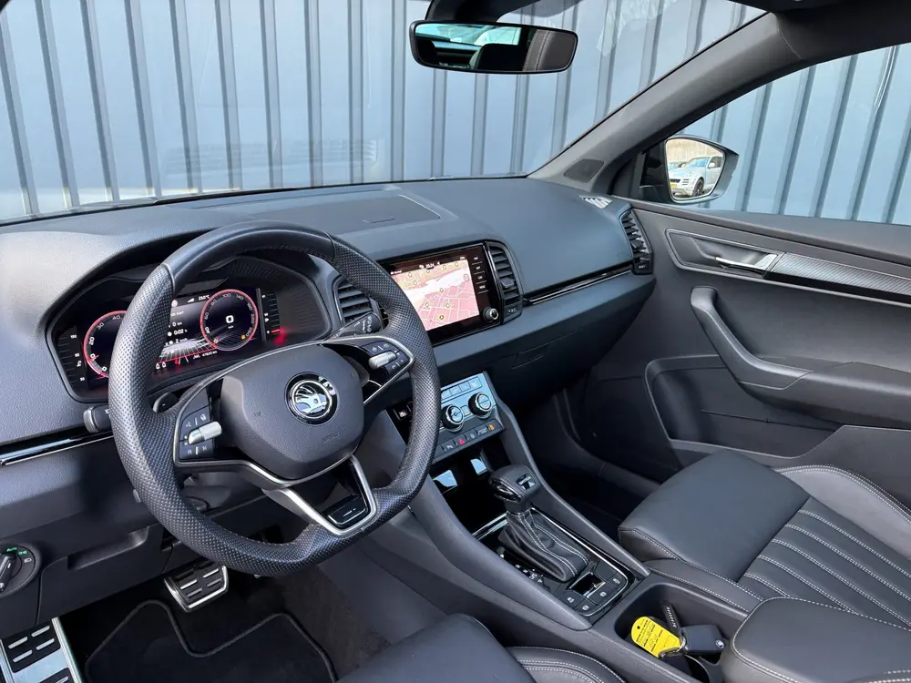 Skoda Karoq 1.5 TSI ACT Sportline Business uit 2025, foto 5