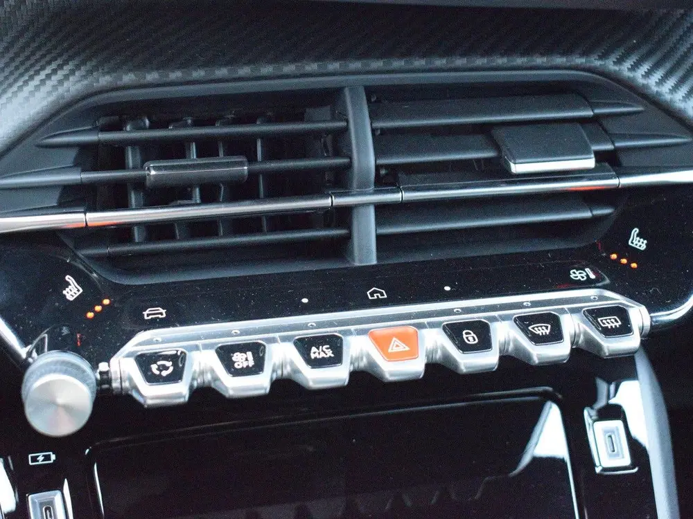 Peugeot 208 1.2 Hybrid 110 e-DCS6 GT Nav l StoelVW. l uit 2025, foto 16