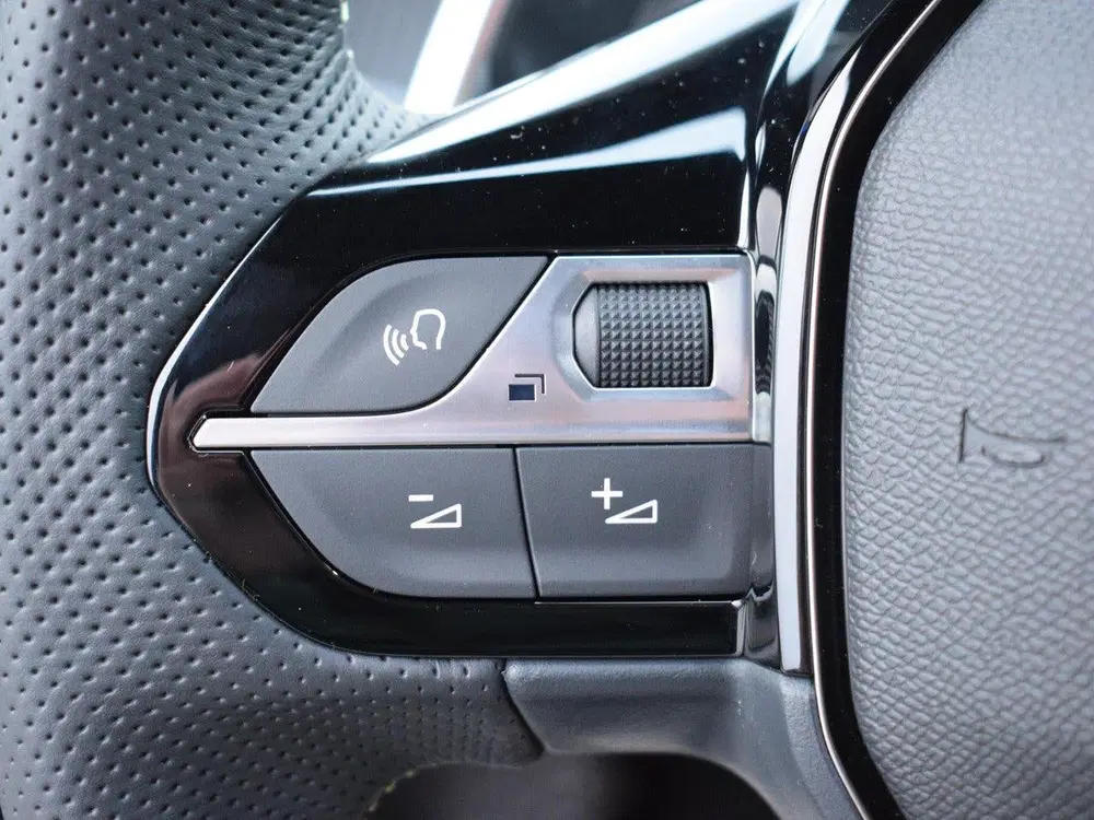 Peugeot 208 1.2 Hybrid 110 e-DCS6 GT Nav l StoelVW. l uit 2025, foto 20