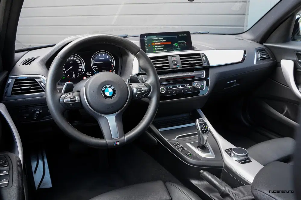 BMW 1-serie M140i LCI2 uit 2019, foto 16