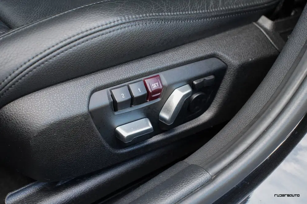 BMW 1-serie M140i LCI2 uit 2019, foto 19