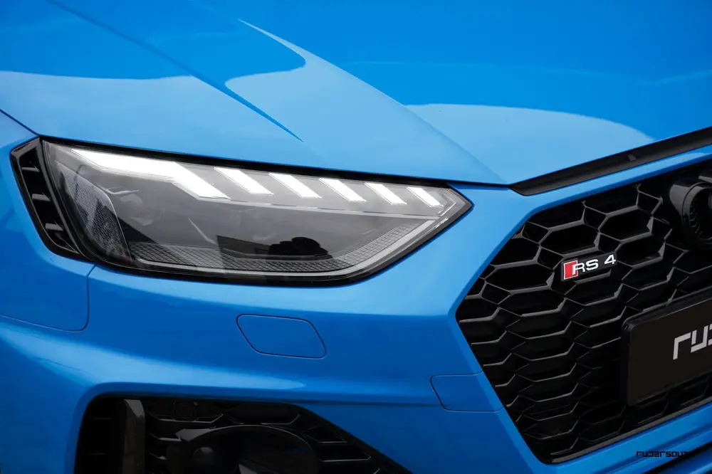 Audi RS4 uit 2020, foto 12