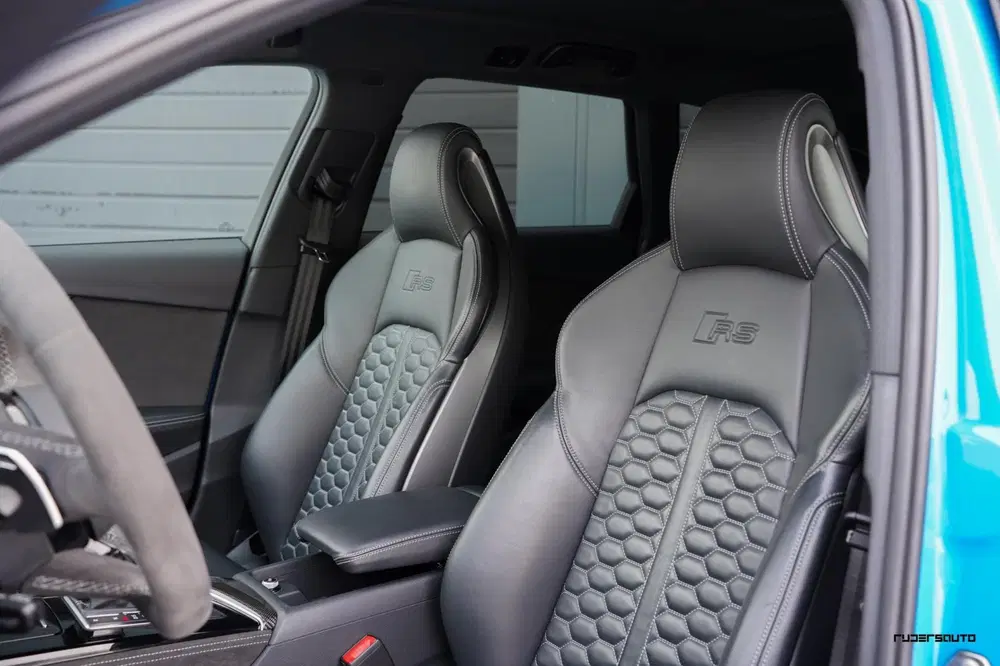 Audi RS4 uit 2020, foto 15