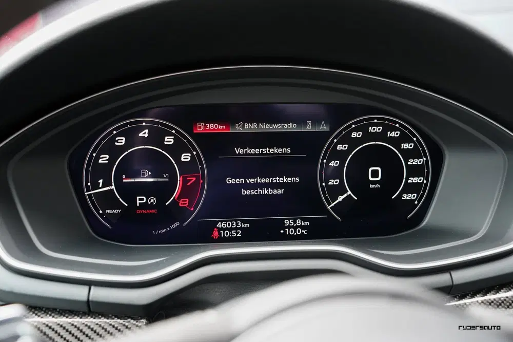 Audi RS4 uit 2020, foto 16