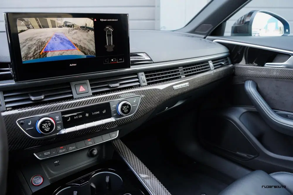 Audi RS4 uit 2020, foto 17
