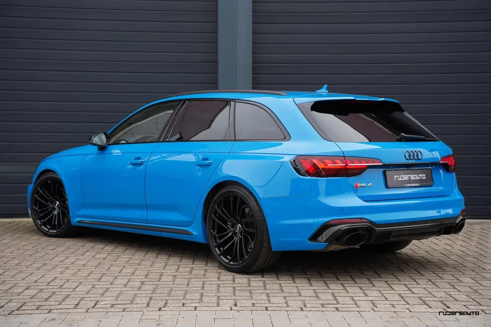 Audi RS4 uit 2020, foto 4