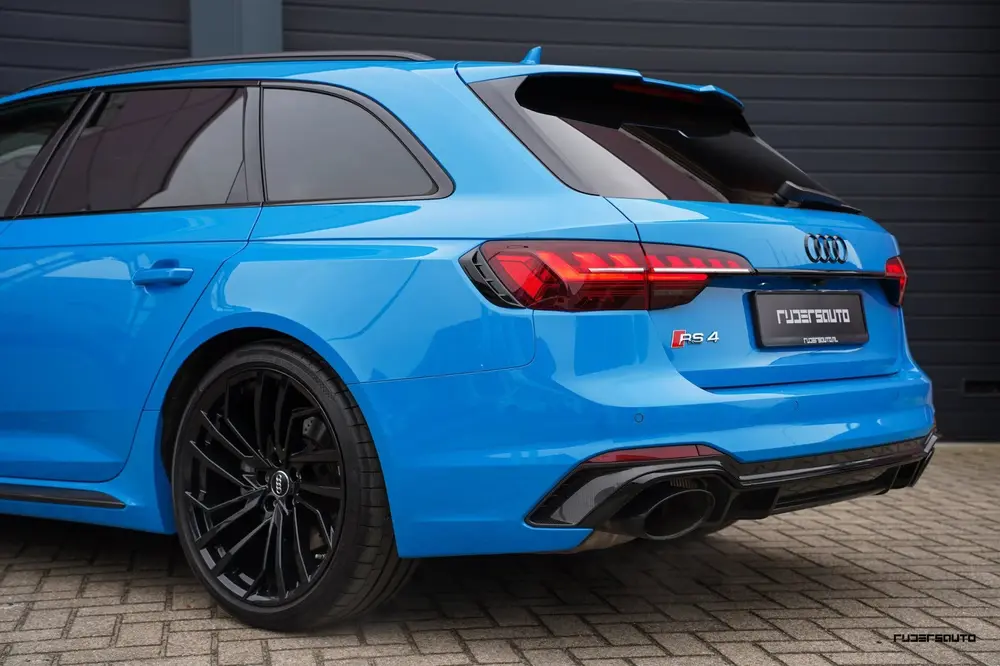 Audi RS4 uit 2020, foto 6
