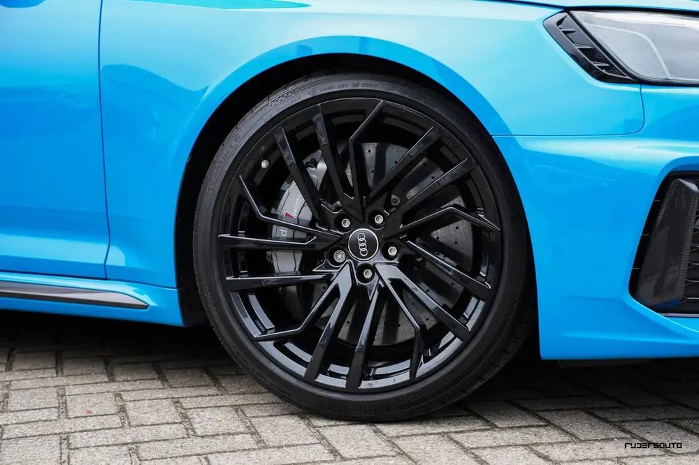 Audi RS4 uit 2020, foto 7