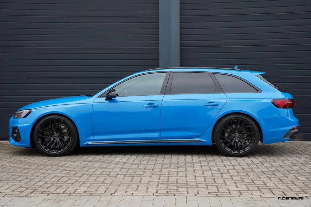 Audi RS4 uit 2020, foto 9
