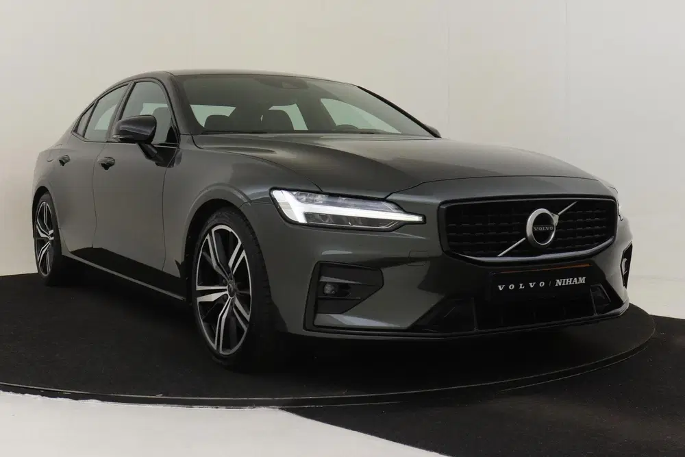 Volvo S60 B3 (M-HYBRID) R-DESIGN -HARMAN uit 2020, foto 11