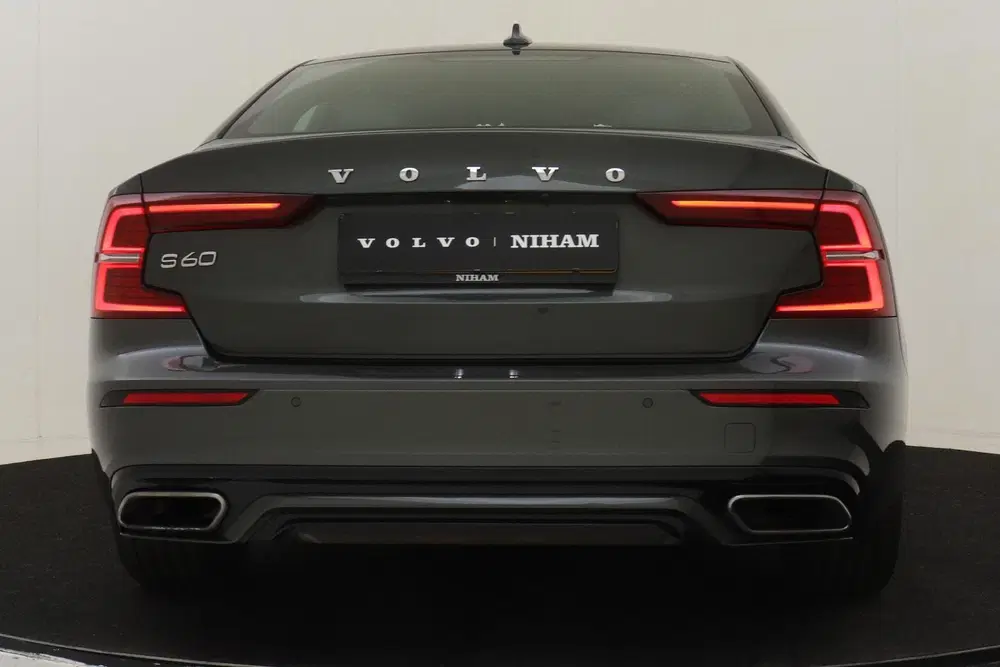 Volvo S60 B3 (M-HYBRID) R-DESIGN -HARMAN uit 2020, foto 15