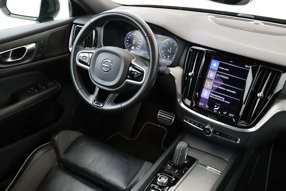 Volvo S60 B3 (M-HYBRID) R-DESIGN -HARMAN uit 2020, foto 6