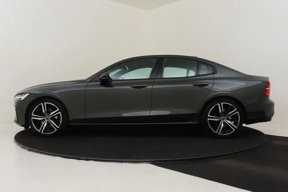Volvo S60 B3 (M-HYBRID) R-DESIGN -HARMAN uit 2020, foto 7