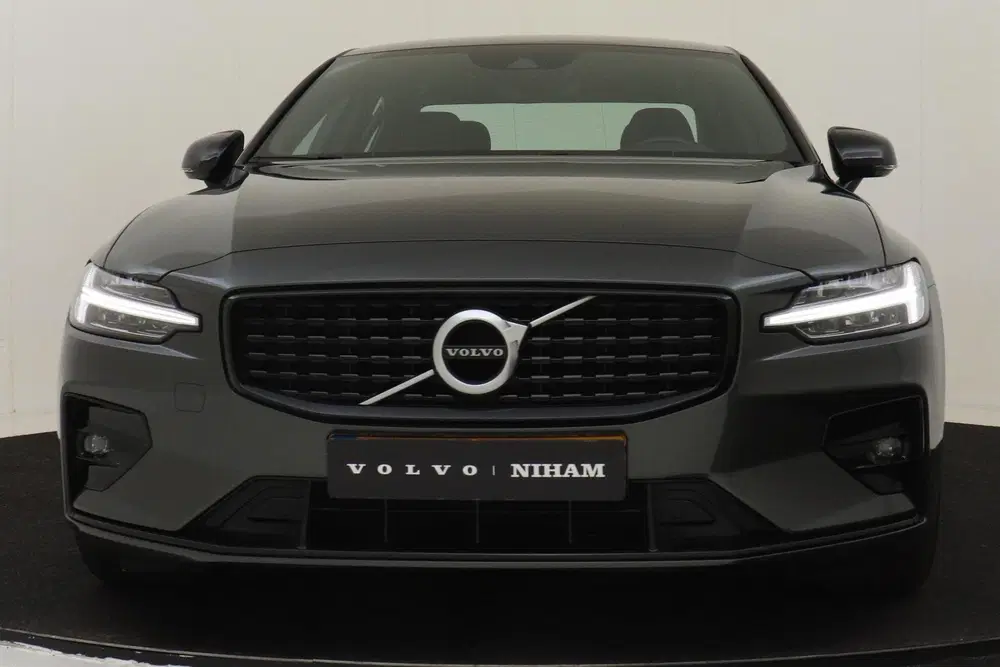 Volvo S60 B3 (M-HYBRID) R-DESIGN -HARMAN uit 2020, foto 9