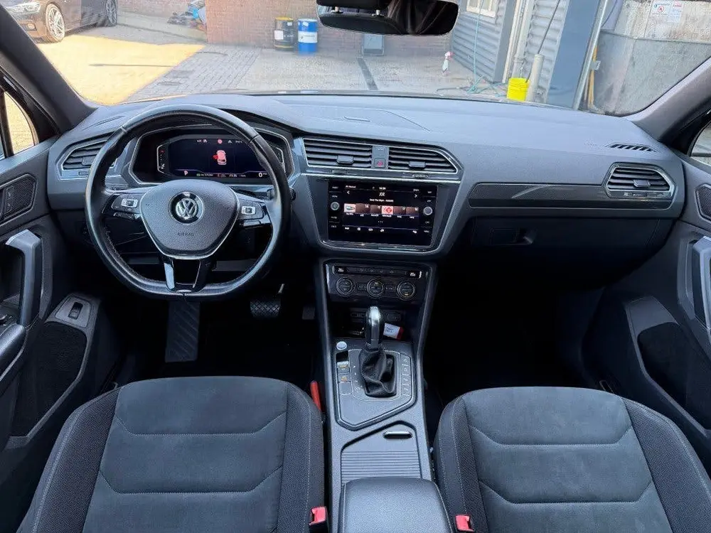 Volkswagen TIGUAN 1.5 TSI DSG R-Line Trekhaak 20 Inch Virtue uit 2019, foto 2