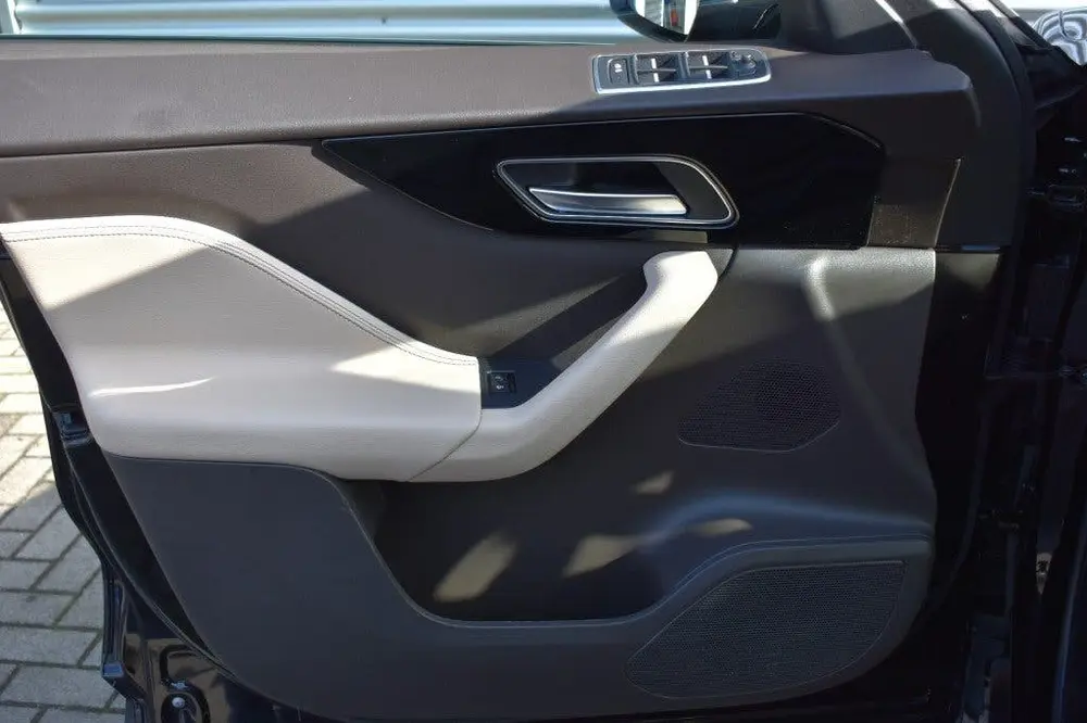 Jaguar F-Pace 2.0T AWD PRESTIGE / LEDER + STOEL VERW. / P.CA uit 2019, foto 11