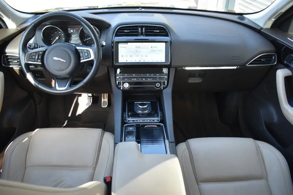 Jaguar F-Pace 2.0T AWD PRESTIGE / LEDER + STOEL VERW. / P.CA uit 2019, foto 16
