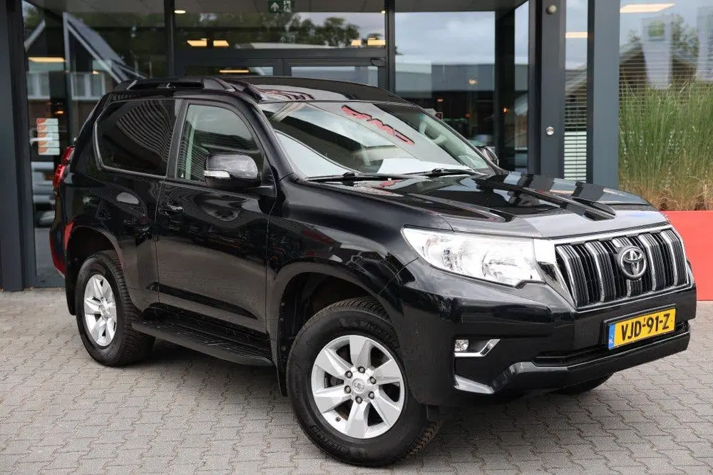 Toyota Land Cruiser 2.8 D-4D 3DRS CHALLENGER A uit 2021