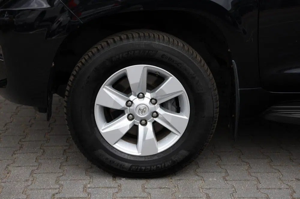 Toyota Land Cruiser 2.8 D-4D 3DRS CHALLENGER A uit 2021, foto 3