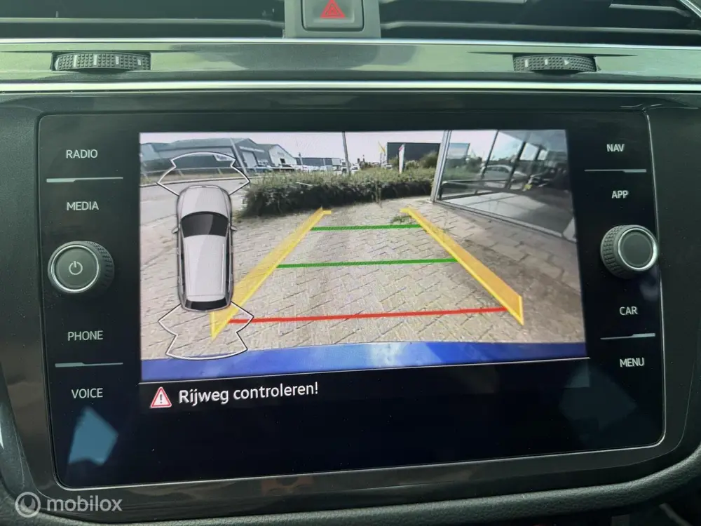 Volkswagen Tiguan 1.5 TSI R-Line Business DSG ACC Camera uit 2022, foto 16