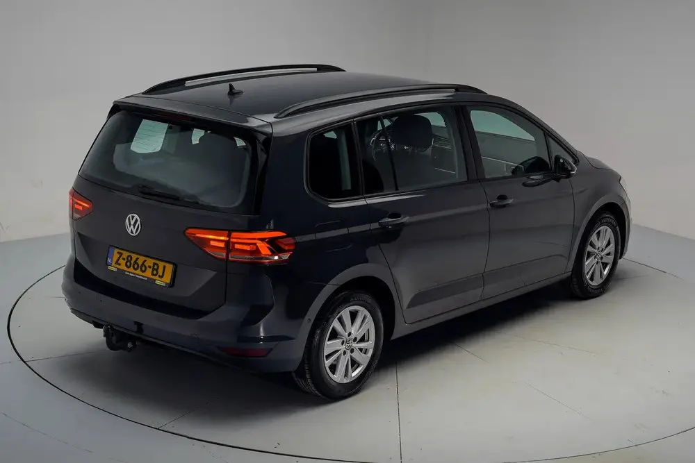 Volkswagen Touran 1.5 TSI Highline Business [ Adapt.cruise C uit 2020, foto 16