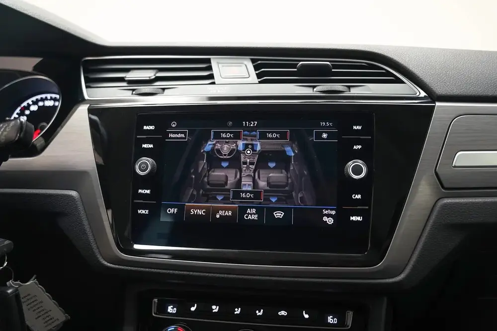 Volkswagen Touran 1.5 TSI Highline Business [ Adapt.cruise C uit 2020, foto 9