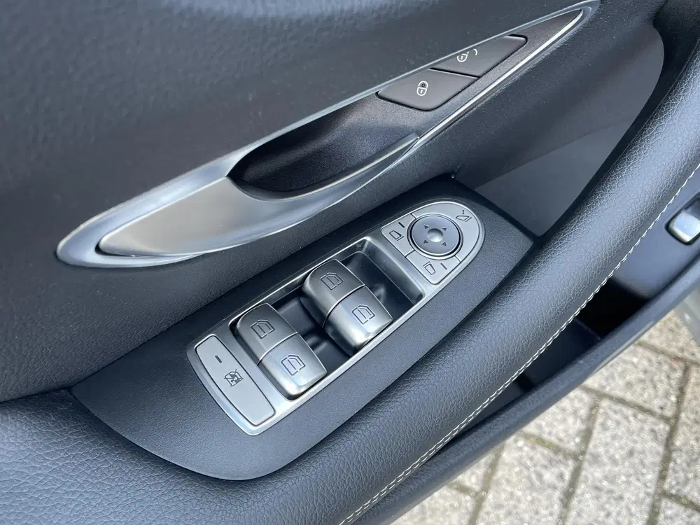 Mercedes-Benz E-Klasse 200 AMG Line uit 2020, foto 17