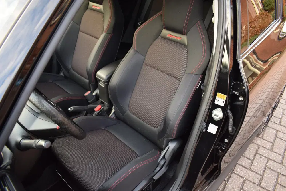 Suzuki Swift NAVI uit 2021, foto 12