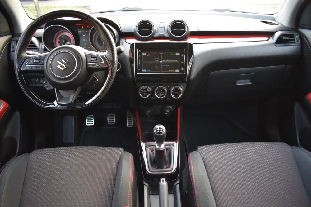 Suzuki Swift NAVI uit 2021, foto 13