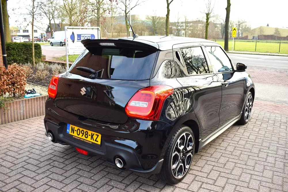 Suzuki Swift NAVI uit 2021, foto 4