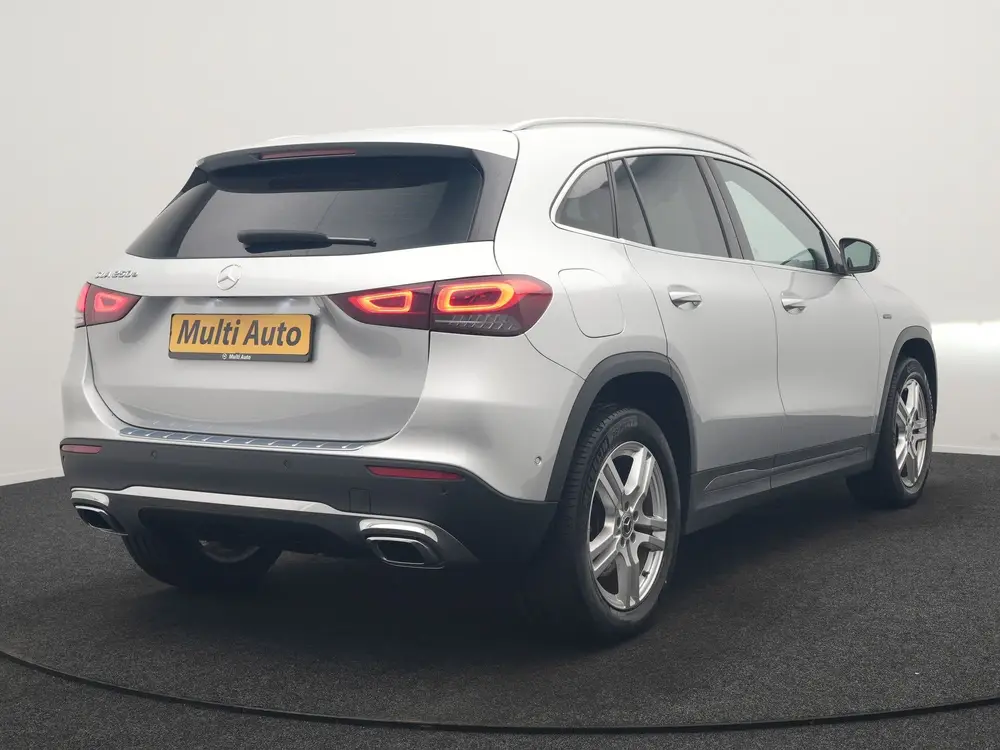 Mercedes-Benz GLA GLA 250 e Progressive PHEV 218pk Dealer O. uit 2020, foto 3