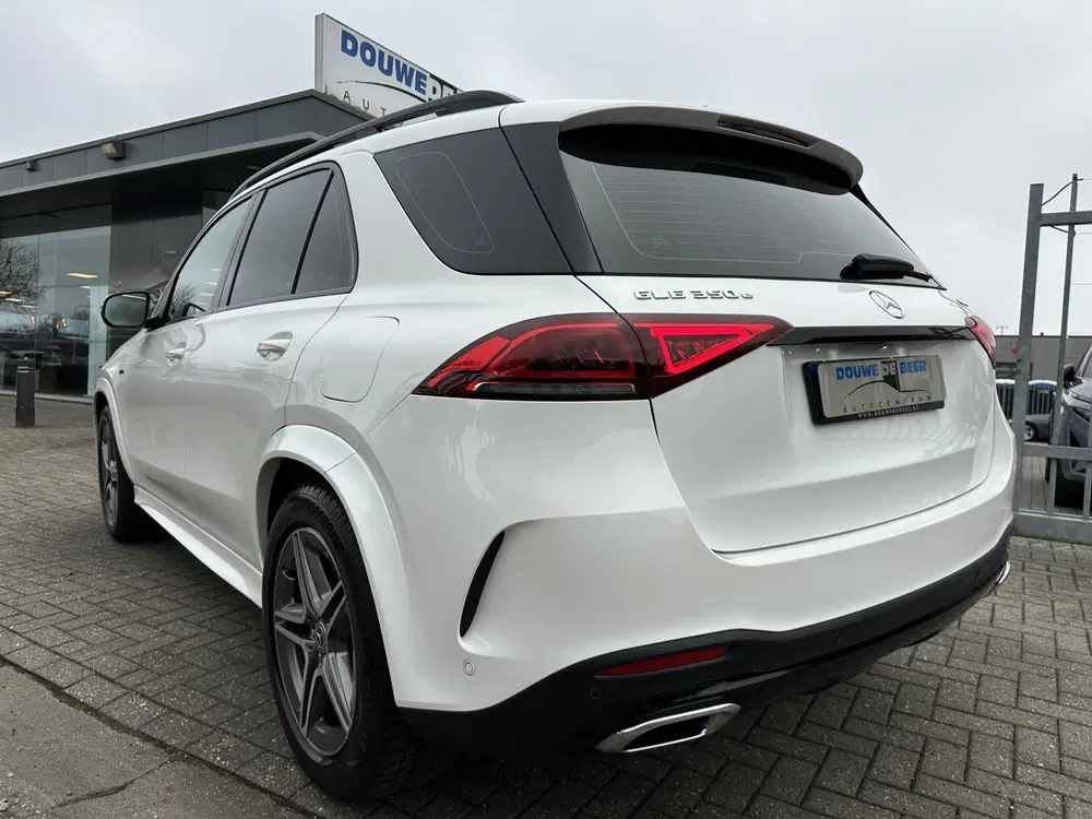 Mercedes-Benz GLE GLE 350e 4MATIC AMG Line AMG uit 2021, foto 2