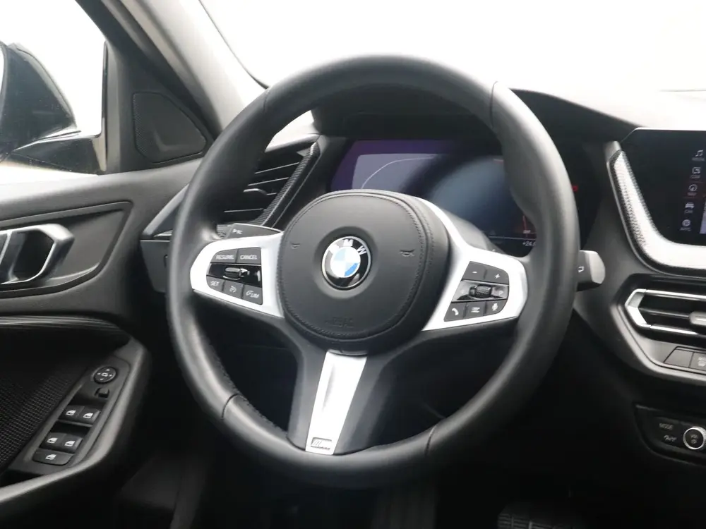BMW 1-serie 118i Sport Line (bj 2022 uit 2022, foto 2