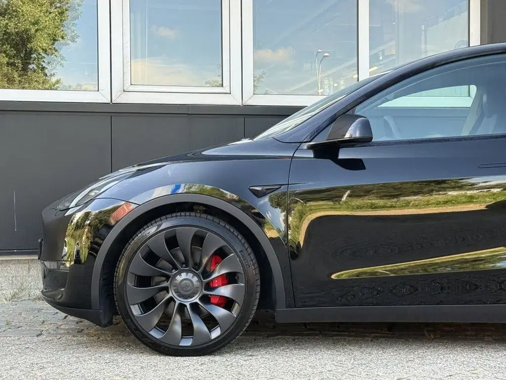 Tesla Model Y Performance AWD 75kWh uit 2023, foto 10