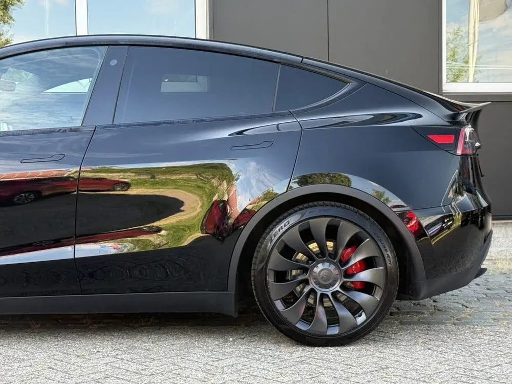 Tesla Model Y Performance AWD 75kWh uit 2023, foto 12