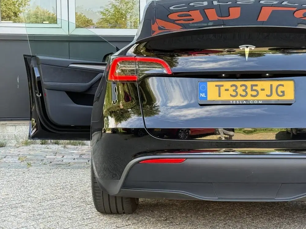 Tesla Model Y Performance AWD 75kWh uit 2023, foto 16
