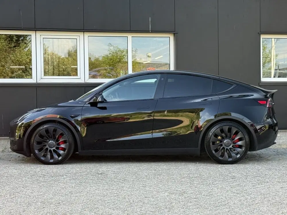 Tesla Model Y Performance AWD 75kWh uit 2023, foto 4