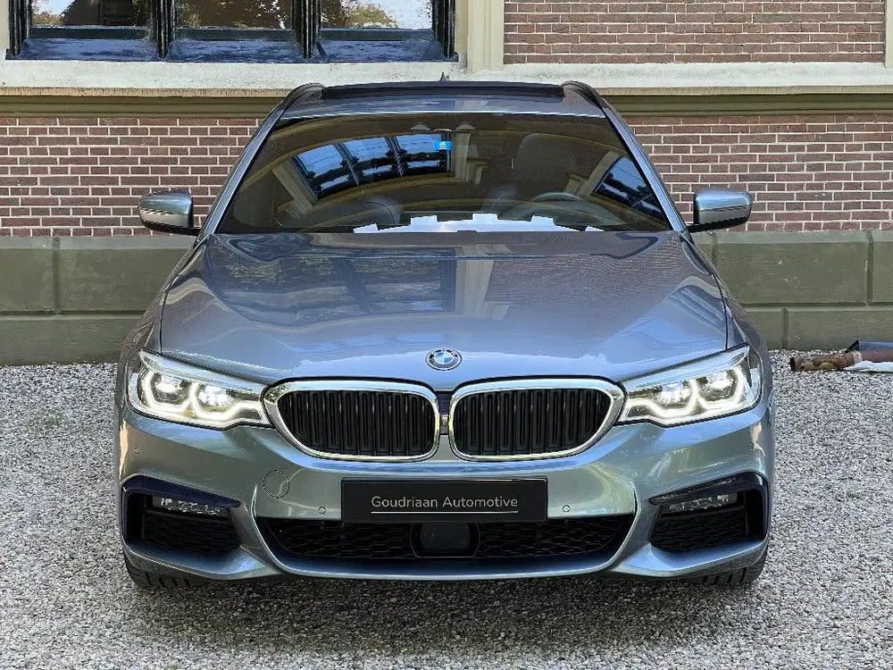 BMW 5-serie 540i xDrive M-Sport uit 2019, foto 2