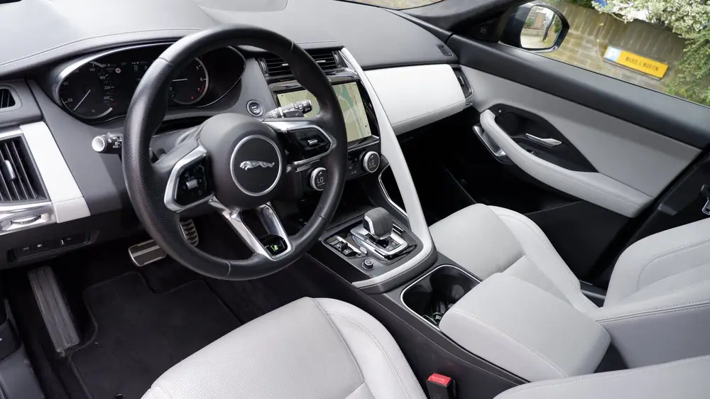 Jaguar E-Pace 1.5 P300e AWD R-Dynamic S incl. BTW uit 2023, foto 12