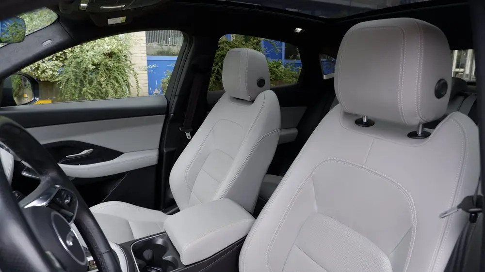 Jaguar E-Pace 1.5 P300e AWD R-Dynamic S incl. BTW uit 2023, foto 14