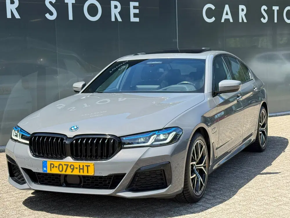 BMW 5-serie 530e M-Sport BERNINAGRAU Pano uit 2022, foto 9