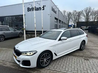 BMW 5-serie 530e M-sport 2021 BTW *Pano *Adaptive *Lee uit 2021