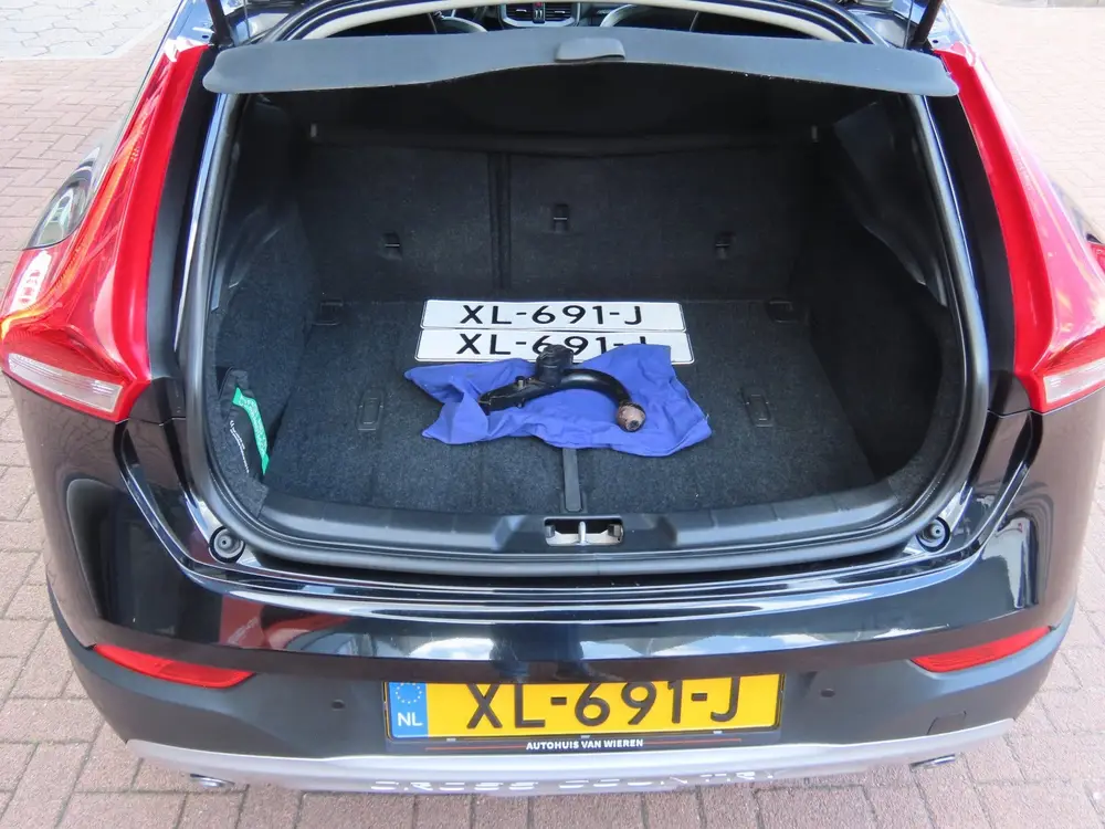 Volvo V40 Cross Country 1.5 T3 Polar+ Luxury Trekhaak Leder uit 2019, foto 17