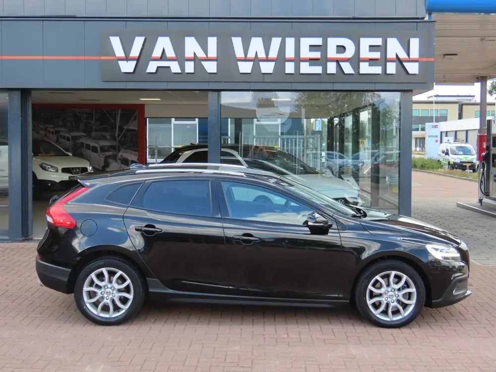 Volvo V40 Cross Country 1.5 T3 Polar+ Luxury Trekhaak Leder uit 2019, foto 2