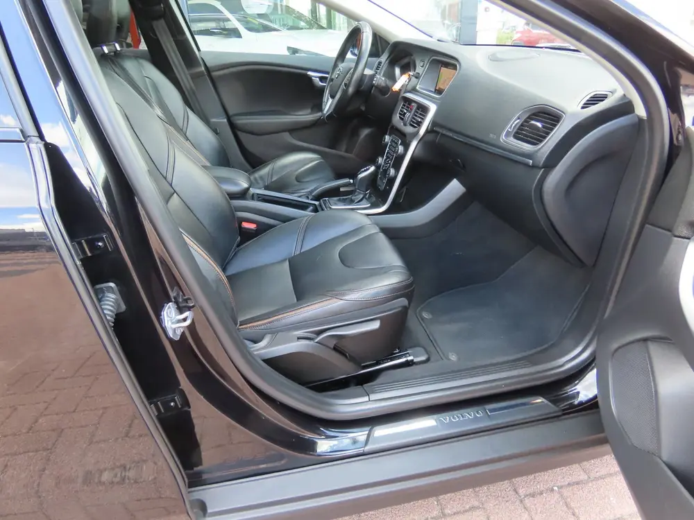 Volvo V40 Cross Country 1.5 T3 Polar+ Luxury Trekhaak Leder uit 2019, foto 8